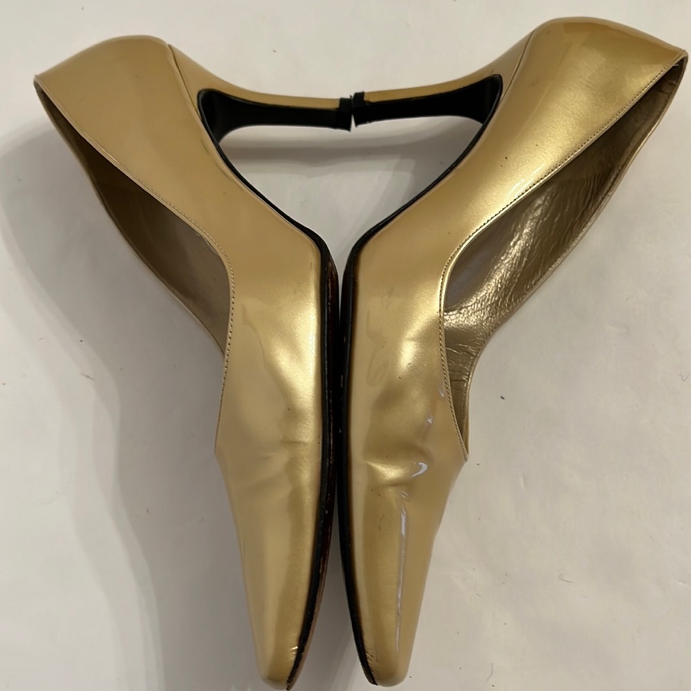 STUART WEITZMAN PATENT LEATHER LIGHT GOLD HEELS SZ 6 B - Picture 7 of 13
